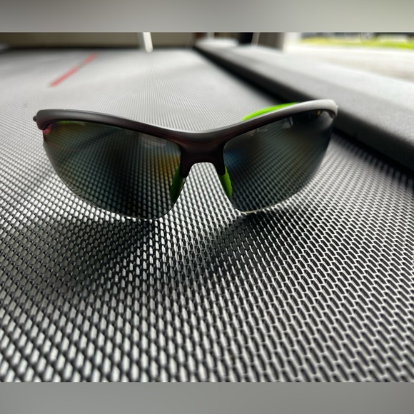 SUNCLOUD Polarized Sunglasses - Picture 3 of 6